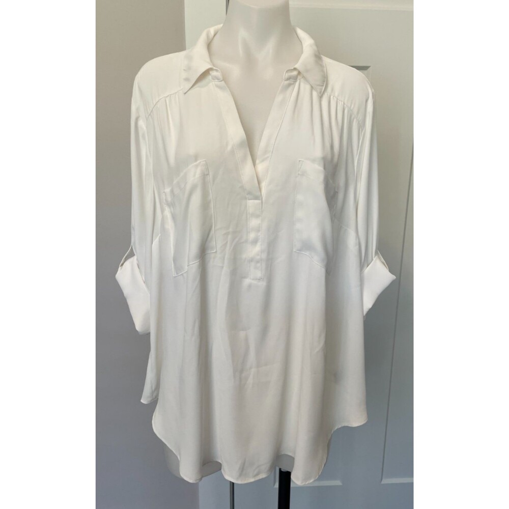 TORRID Womens Harper TOP 3/4 Tab Sleeve WHITE Size 2 (2X 18/20)